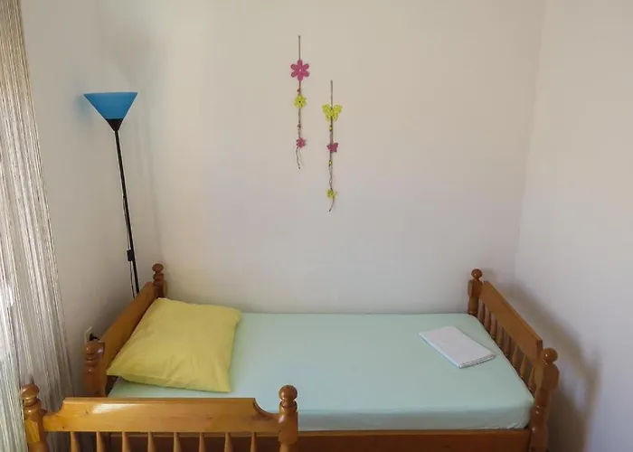 In Pag With Sea View, Terrace, Air Conditioning, Wifi דירה פג