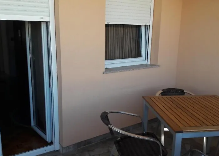 Apartman In Pag With Sea View, Terrace, Air Conditioning, Wifi