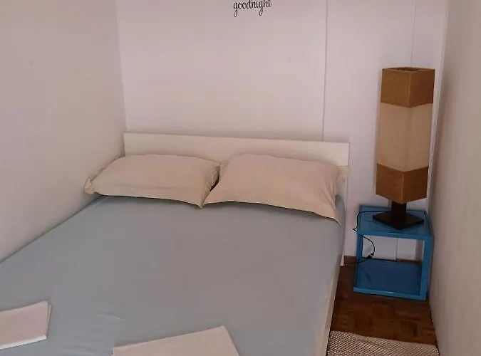 Apartman In Pag With Sea View, Terrace, Air Conditioning, Wifi *